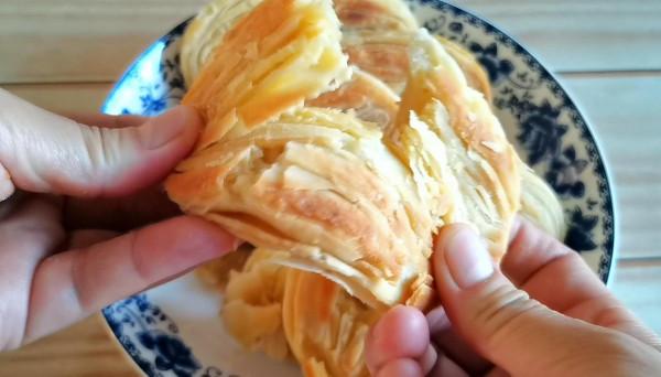 最簡單的燒餅做法，又香又酥，吃一次還想吃