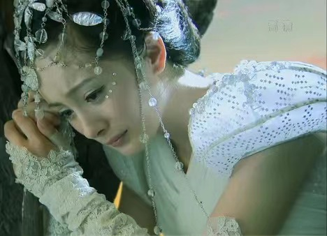 三部劇共用一款髮飾，千篇一律的古裝造型，真的看膩了