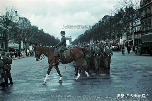 28張顛覆想象的老照片：落在德軍胸上的烏鴉，希特勒的純金城堡