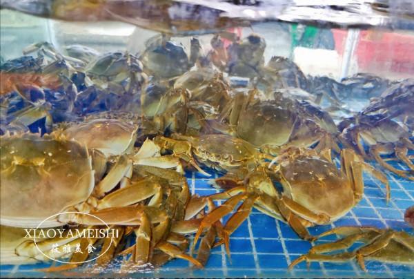 蒸螃蟹，用冷水還是熱水？差別挺大，弄錯了，難怪蟹黃流腳掉一鍋