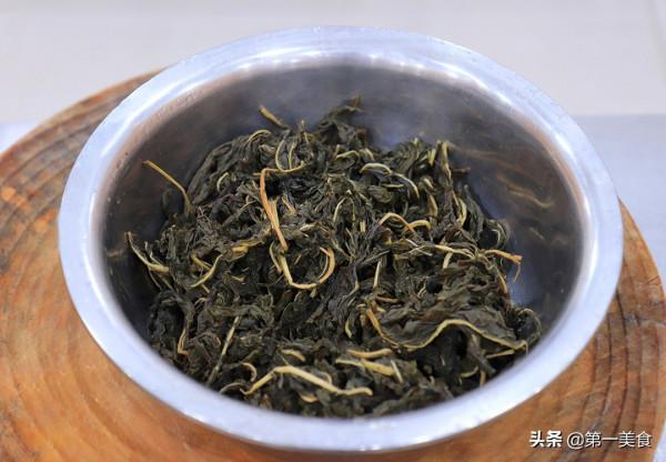 在家也能當大廚，河南特色芝麻葉的正宗做法，勁道爽滑，湯濃味香