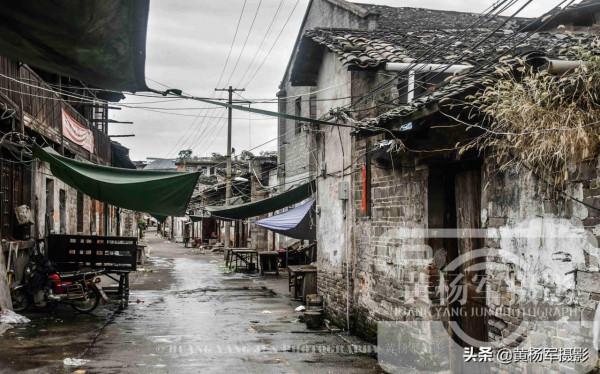 江西第二大城市，全國聞名的三十六座名城之一，旅遊名城古蹟眾多