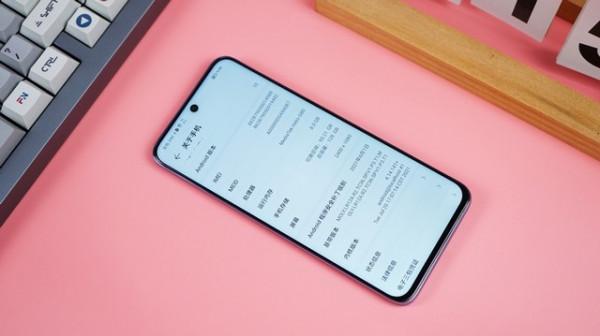 吃雞不卡，抖音不停！2000元長續航效能機推薦