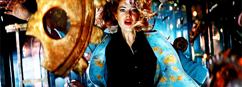 在《蜘蛛俠：英雄無歸》中，是誰救了MJ？