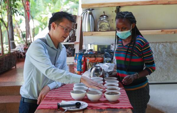 從餐廳老闆到咖啡經銷商——四川小夥張仁全的非洲創業記