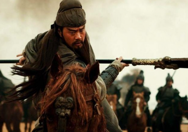 十八路諸侯討伐董卓，除了關羽就沒人能斬殺華雄？這五位大將不服