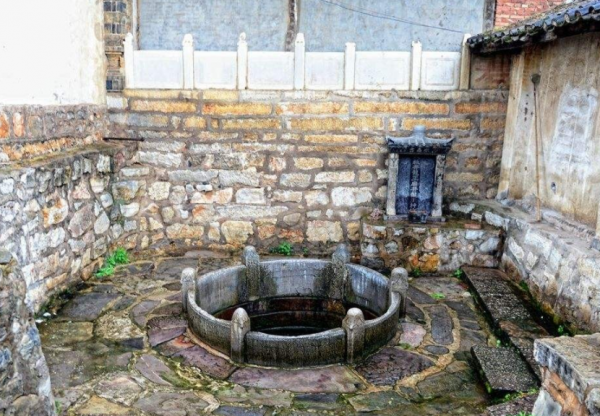 古人打井後,為何要在井中放2條魚或烏龜?老祖宗的智慧讓人欽佩 古人打井後,為何要在井中放2條魚或烏龜?老祖宗的智慧讓人欽佩