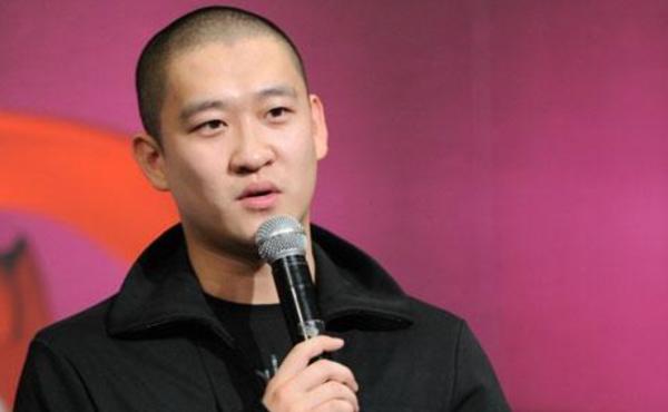 曹雲金有膽大鬧生日宴，卻沒膽惹李鶴東，這人究竟是什麼來頭呢？