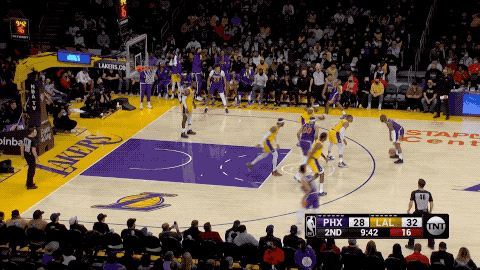 湖人又崩了，老炮攻防兩端拿捏詹瓜！鵜鶘再現勇士電梯門戰術