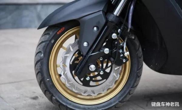 售價9680元，林海五代目更新，還是熟悉的雅馬哈勁戰既視感