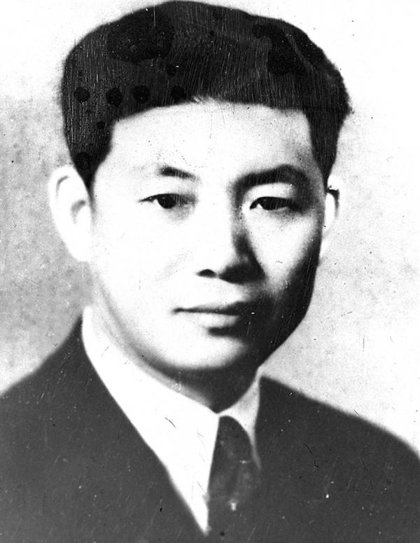 杜重遠遇害後，妻子受盡折辱，為夫守寡54年，培養3個病子成才