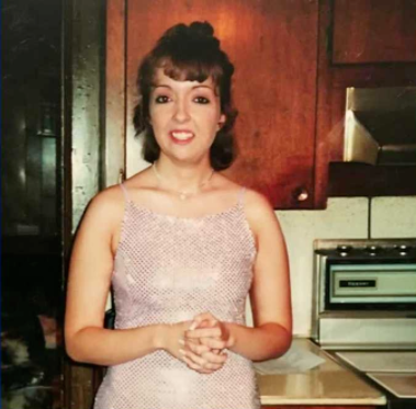 04年，美國一懷孕8個月的孕婦，因一起寵物交易，竟慘遭剖腹取子