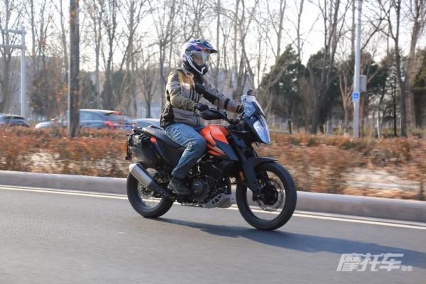 車評：“小小野驢”、大大樂趣，KTM 390 Adventure標準版真的蠻全能