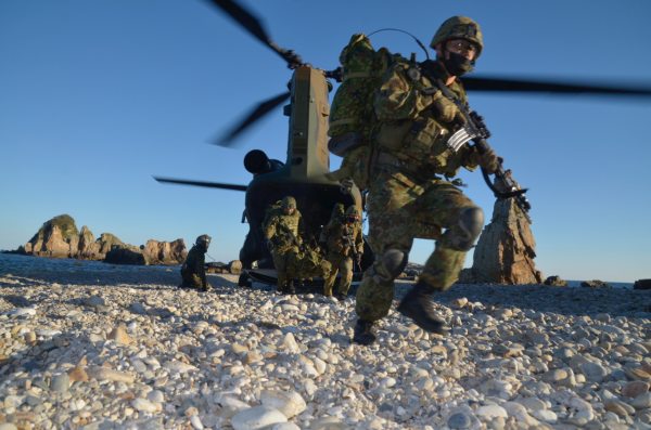 舉行“奪島演習”後,日本自衛隊再次使用中文發推特 舉行“奪島演習”後,日本自衛隊再次使用中文發推特