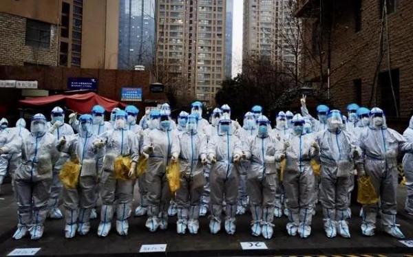 “大白”們辛苦了！一組緩解腰痠背痛的鍛鍊方法送給你們