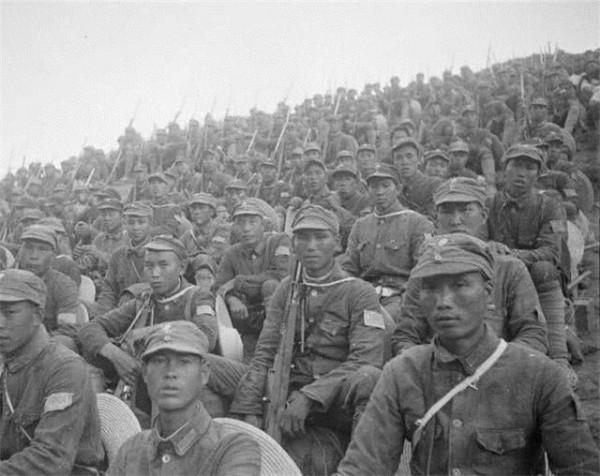 賀健：撒謊說去當鐵匠，當兵25年成司令，回家後被母親打了一巴掌