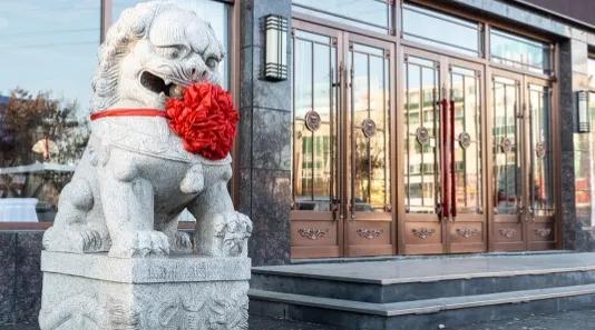 不出戶，知天下；不窺牖，見天道