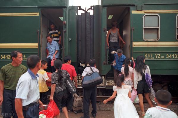 男子從不工作，釣魚釣了十多年，他的經歷比你想象的要複雜