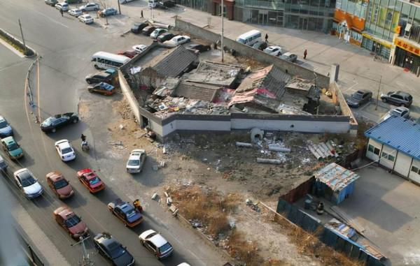 北京一“特殊”釘子戶，變成危房仍無人敢拆，屹立百年之久