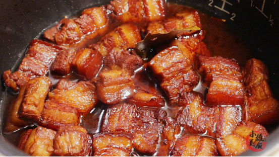 2022年大年初八選單出爐，6葷2素1涼上一桌，端上桌年味十足