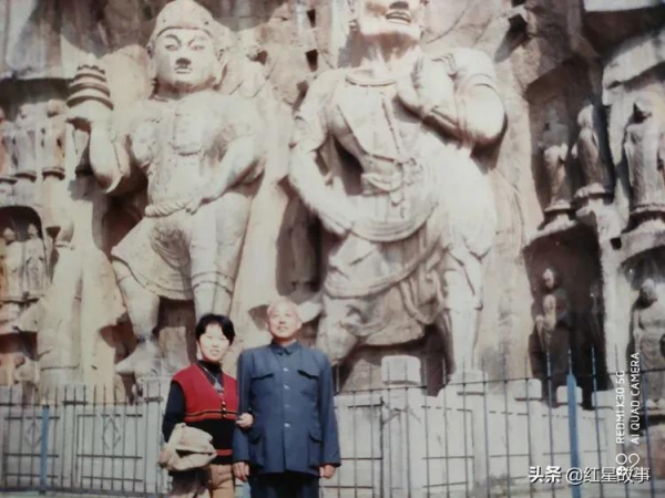 上甘嶺戰役中的通訊員小兵 上甘嶺戰役中的通訊員小兵