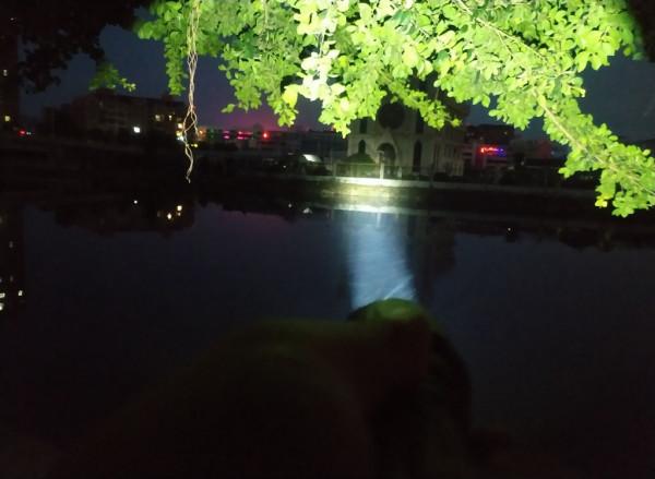 隨手劃去，皆是光明：CYANSKY K3手電