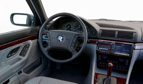 寶馬的迴圈經濟（八）——木粉3D列印讓方向盤告別按鍵