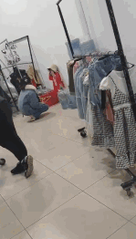 3歲女童月賺百萬，體重漲到70斤，拿孩子賺錢的父母有多可怕？