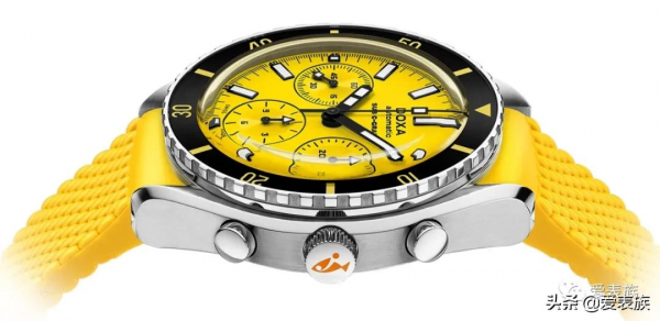 多彩面盤的計時碼錶DOXA SUB 200 C-GRAPH