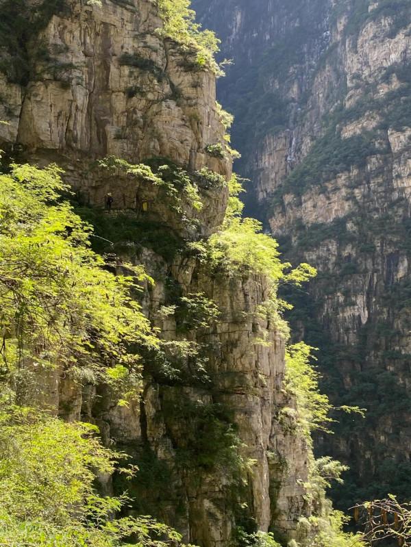 大渡河畔懸崖村,遠嫁的姑娘,到死也沒能下山回孃家(川滇藏4) 大渡河畔懸崖村,遠嫁的姑娘,到死也沒能下山回孃家(川滇藏4)