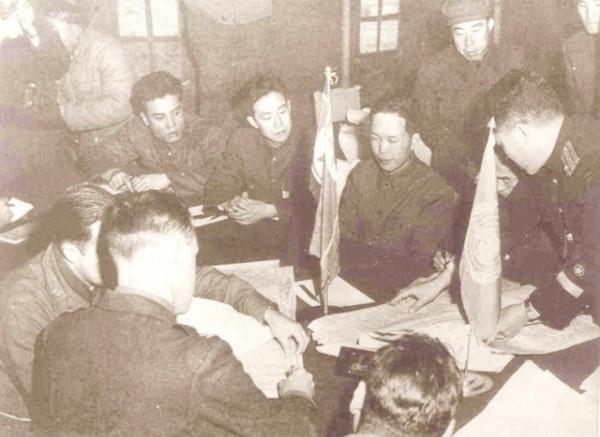 中美爭論山頭歸屬,敵方翻譯是華人,對美方轉達:志願軍定想進攻 中美爭論山頭歸屬,敵方翻譯是華人,對美方轉達:志願軍定想進攻