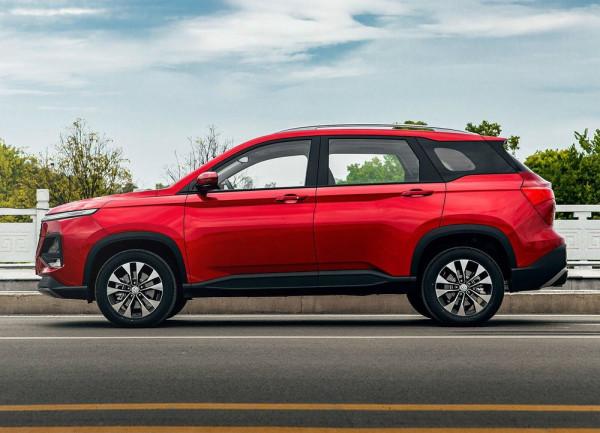 10萬內就可以落地!空間超越同級的大SUV,這兩款很不錯 10萬內就可以落地!空間超越同級的大SUV,這兩款很不錯