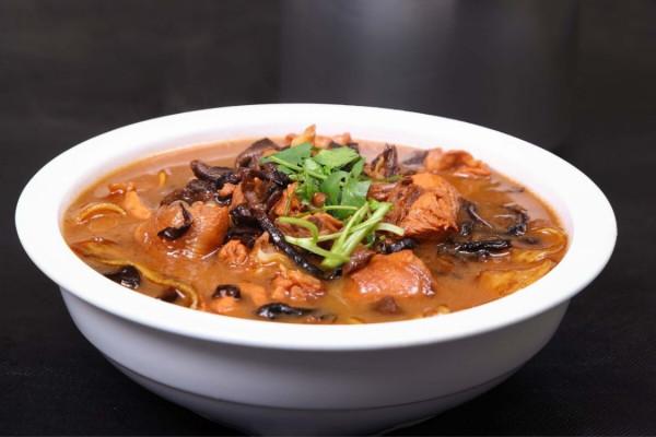 黑龍江、吉林、遼寧有啥“硬菜”？10道東北菜開眼界了，真解饞啊