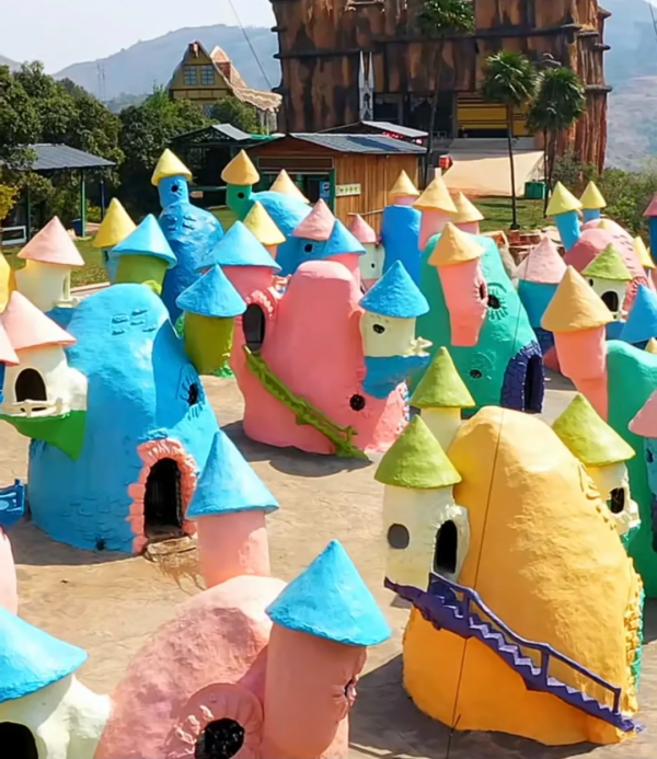 雲南的小人國裡沒有童話