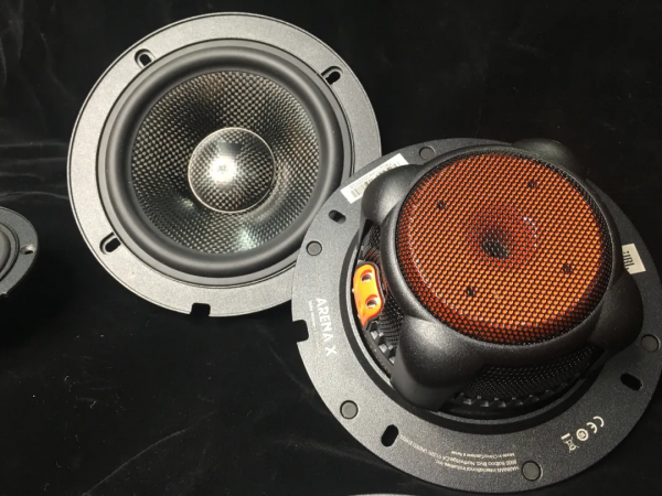 遨遊音樂星辰大海 JBL旗艦三分頻揚聲器ARENA X 遨遊音樂星辰大海 JBL旗艦三分頻揚聲器ARENA X