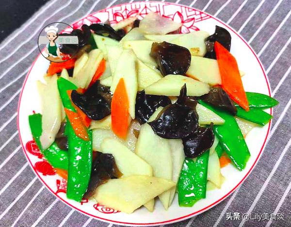 秋天,幾樣素菜一起炒,不放肉也很香,清香脆嫩,秋天吃它特營養 秋天,幾樣素菜一起炒,不放肉也很香,清香脆嫩,秋天吃它特營養