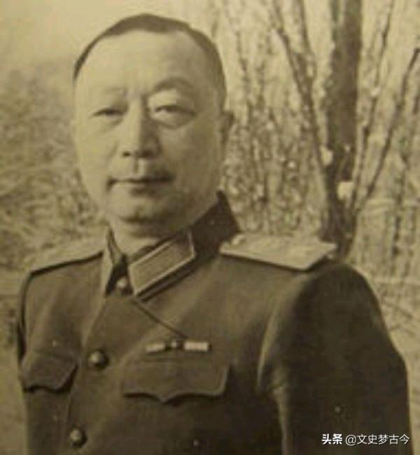 1985年，秦基偉坐鎮北京軍區，副司令員都有誰？後來去向何處？