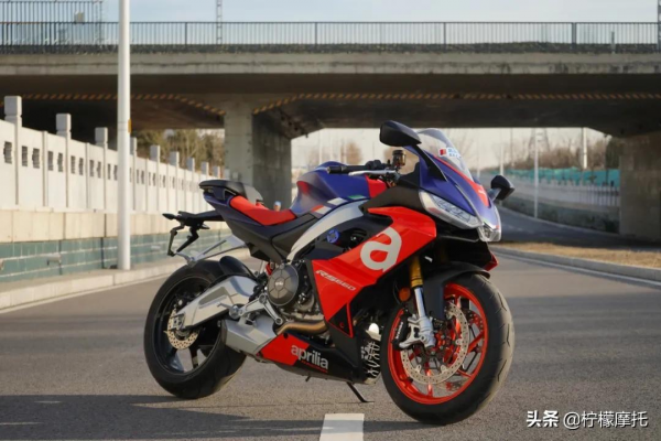 阿普利亞RS660，帥氣的&OpenCurlyDoubleQuote;狠&rdquo;角色