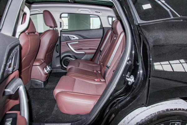 體驗WEY WEY VV7科技版，售價19.28萬，造型大氣配置豐富，為何不火