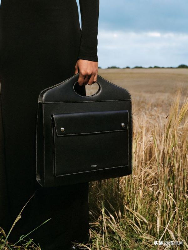 CHANEL、 BURBERRY、 Moncler 等品牌大片釋出,盡飽眼福 CHANEL、 BURBERRY、 Moncler 等品牌大片釋出,盡飽眼福