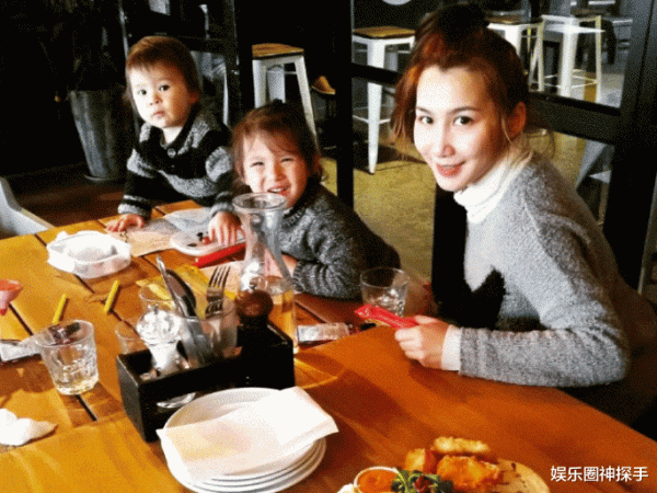 超女艾夢萌一雙兒女長大了，3歲兒子混血感十足，5歲女兒太漂亮