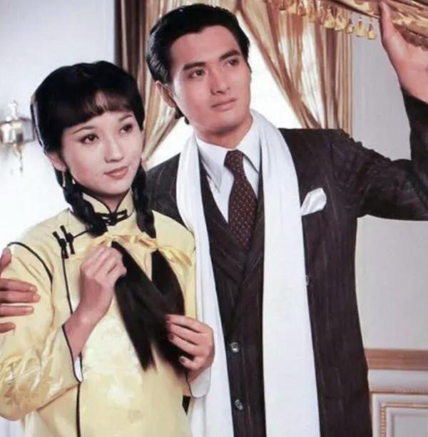 十部萬人空巷老劇:上海灘難進前三,射鵰並非第一,兩部日劇上榜 十部萬人空巷老劇:上海灘難進前三,射鵰並非第一,兩部日劇上榜