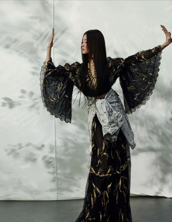 兒女身在娛樂圈，父母欠債、賴賬、感情複雜，這十幾位明星不容易