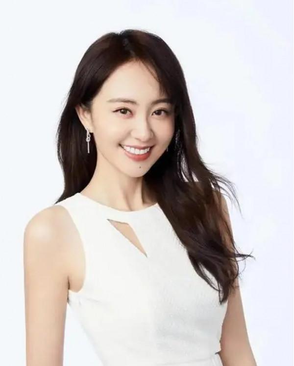 趙麗穎的閨蜜,直播竟談趙麗穎隱私,網友:防盜防火防閨蜜 趙麗穎的閨蜜,直播竟談趙麗穎隱私,網友:防盜防火防閨蜜