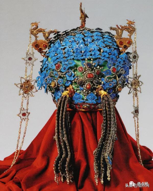 Parry家族珍藏倫敦拍賣100%成交 |「乾隆御製畫琺琅壺」領銜 Parry家族珍藏倫敦拍賣100%成交 |「乾隆御製畫琺琅壺」領銜