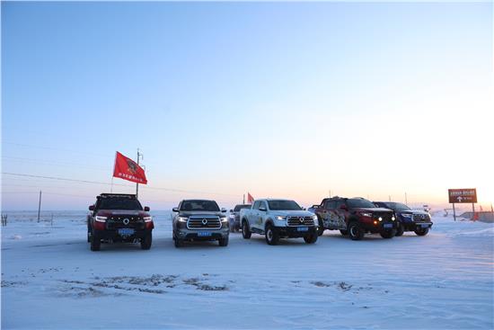 廣西長道“長城炮”帶你雪地撒歡 廣西長道“長城炮”帶你雪地撒歡