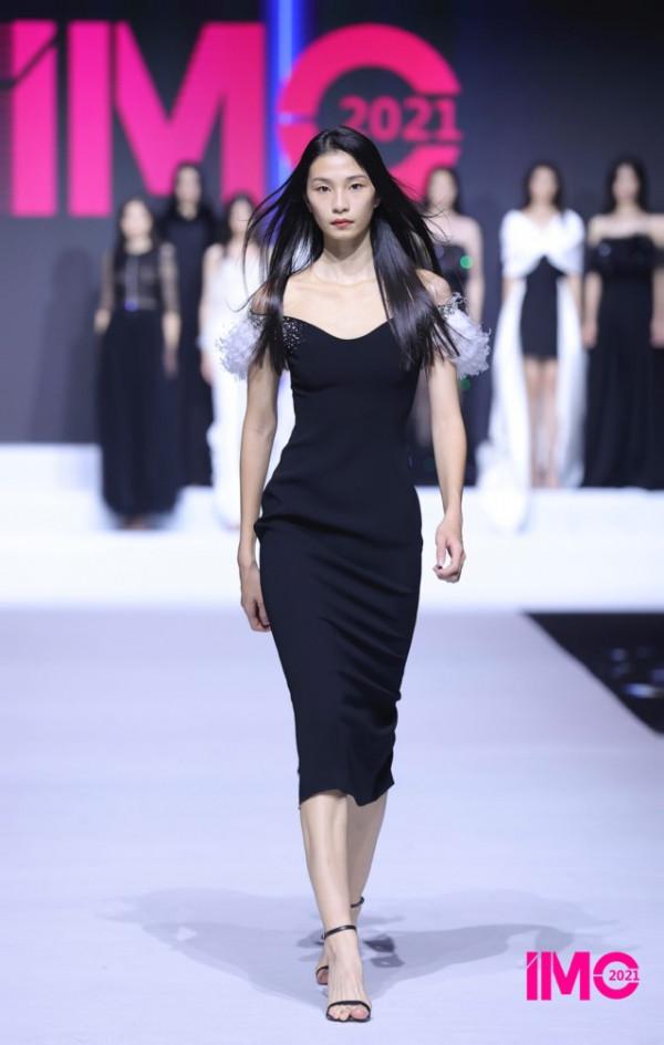 驚豔!最近,上海“神顏”女大學生:捧回國際模特大賽總冠軍! 驚豔!最近,上海“神顏”女大學生:捧回國際模特大賽總冠軍!