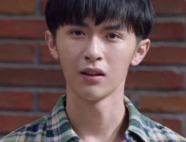 臉上寫滿“假”字，這些整容演員的臉，觀眾看了分分鐘齣戲