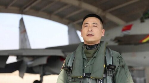 海軍艦載機特級飛行員，再立一等功