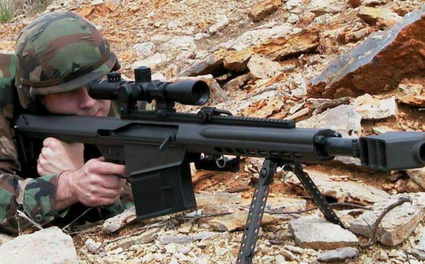 世界上威力最大的狙擊槍，配備自動瞄準系統（發射榴彈）